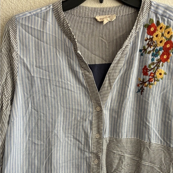 Mystree Blue Striped Floral Embroidered Button Down Shirt M - Picture 9 of 15